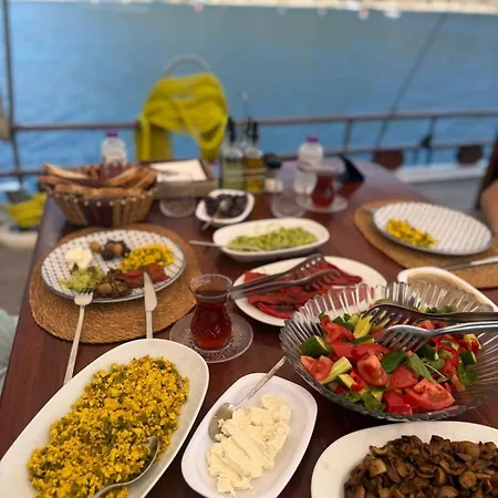 Luxury Private Boat Gulet With Crew And Cook For 8 Guests Botel