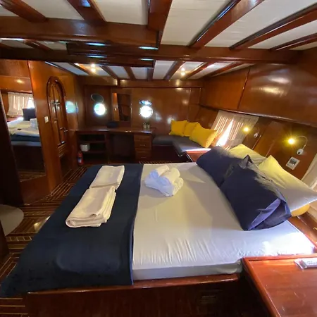 Luxury Private Boat Gulet With Crew And Cook For 8 Guests Botel *