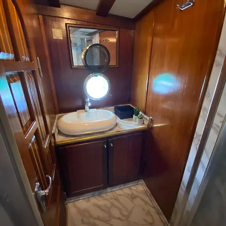 Botel Luxury Private Boat Gulet With Crew And Cook For 8 Guests *