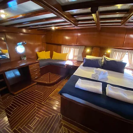 Botel Luxury Private Boat Gulet With Crew And Cook For 8 Guests Bodrum